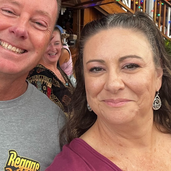 Meet your Posher, Cathi - Picture 1 of 1